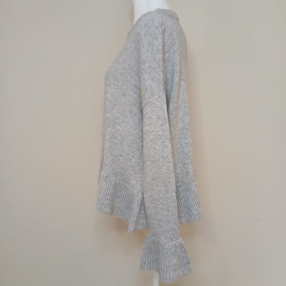 Cinq A Sept Wool Blend Crewneck Ruffled Oversized Pullover Sweater Size Small - Picture 2 of 6